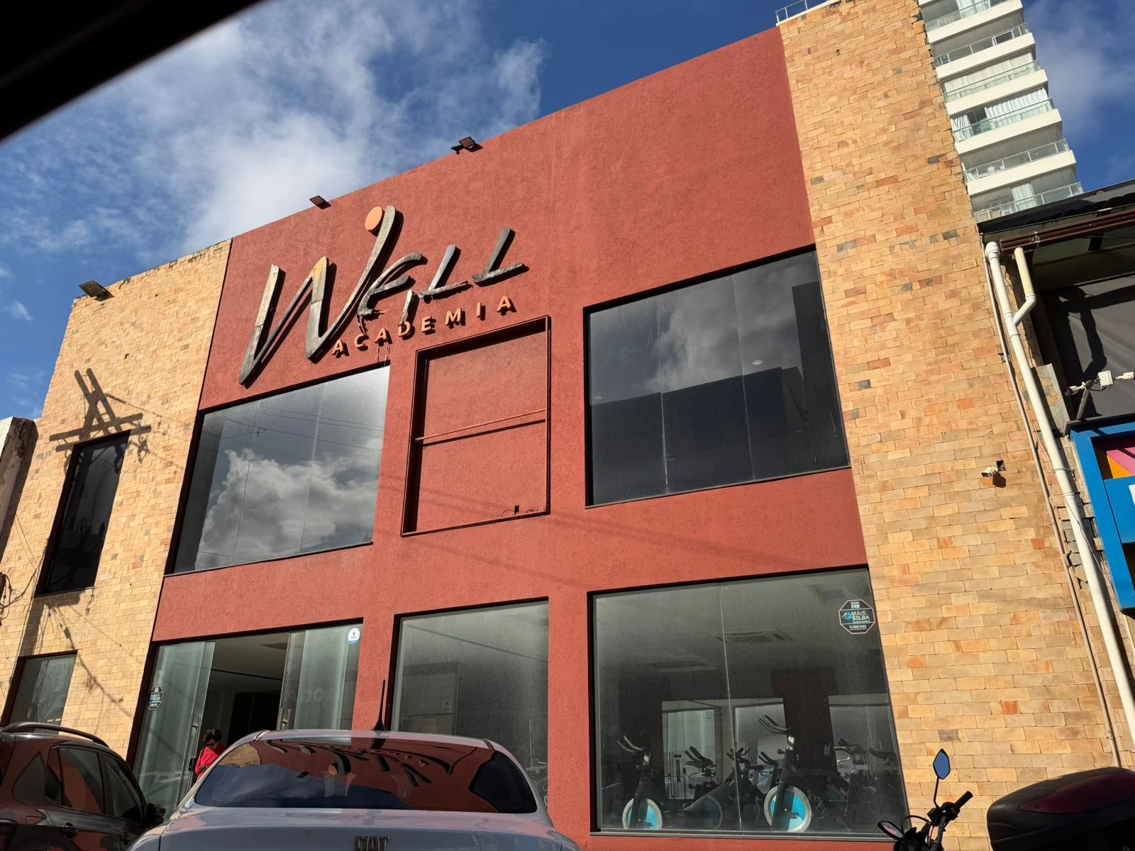 Justiça dá prazo de 15 dias para que academia com dívida de R$ 1 milhão na Pituba deixe imóvel