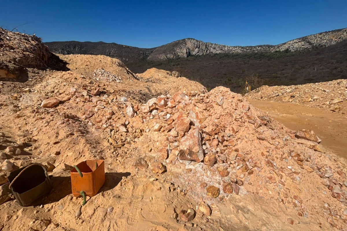 Chinês é preso com mais de 60 toneladas de quartzo em garimpo ilegal na Bahia