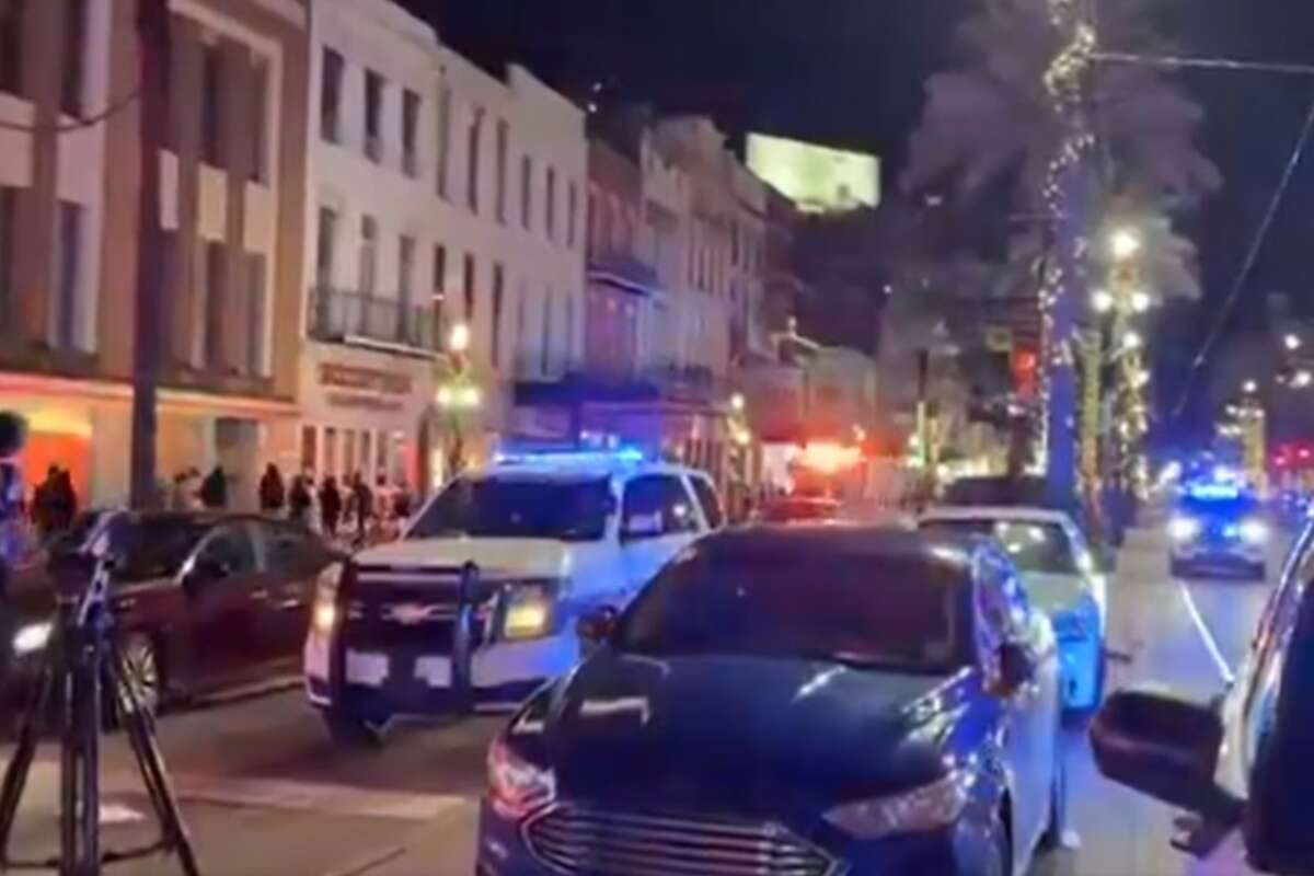 Suspeito de atropelamento em Nova Orleans é do Texas e possuía bandeira do Estado Islâmico