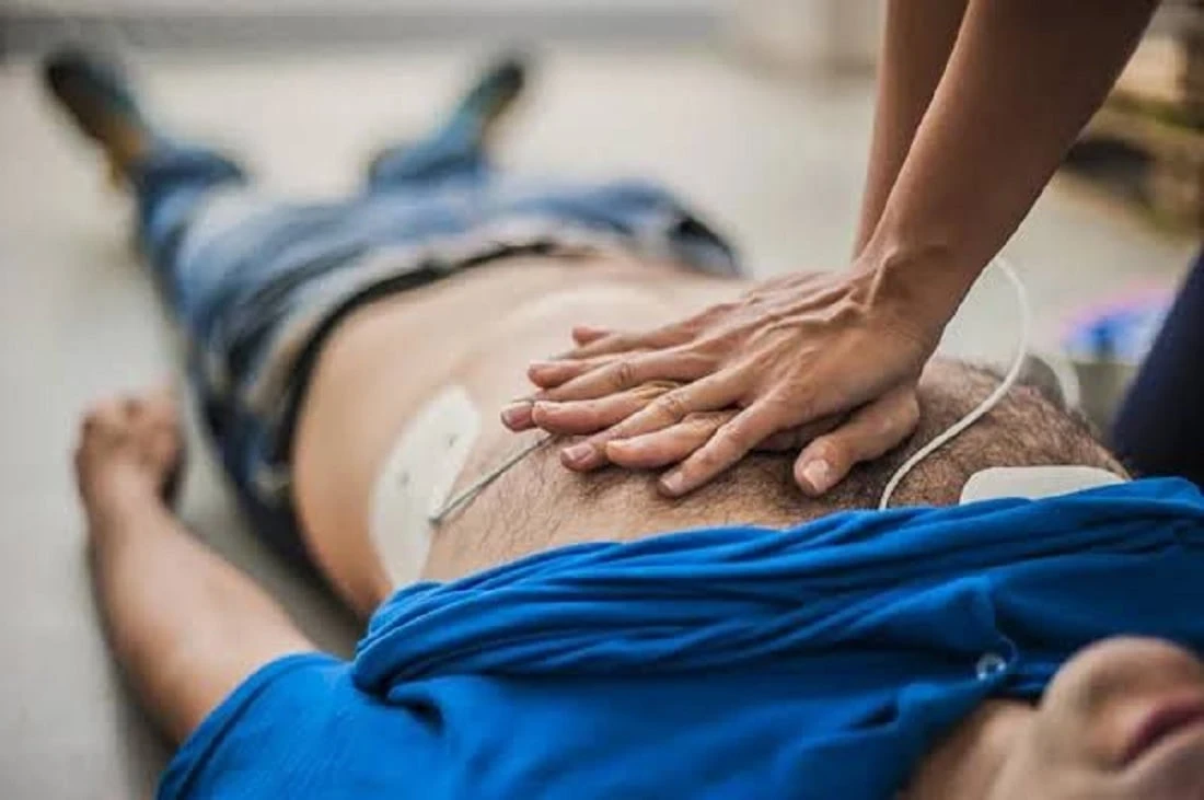 Vitória e Sociedade Brasileira de Cardiologia lançam campanha sobre riscos de morte súbita em estádios