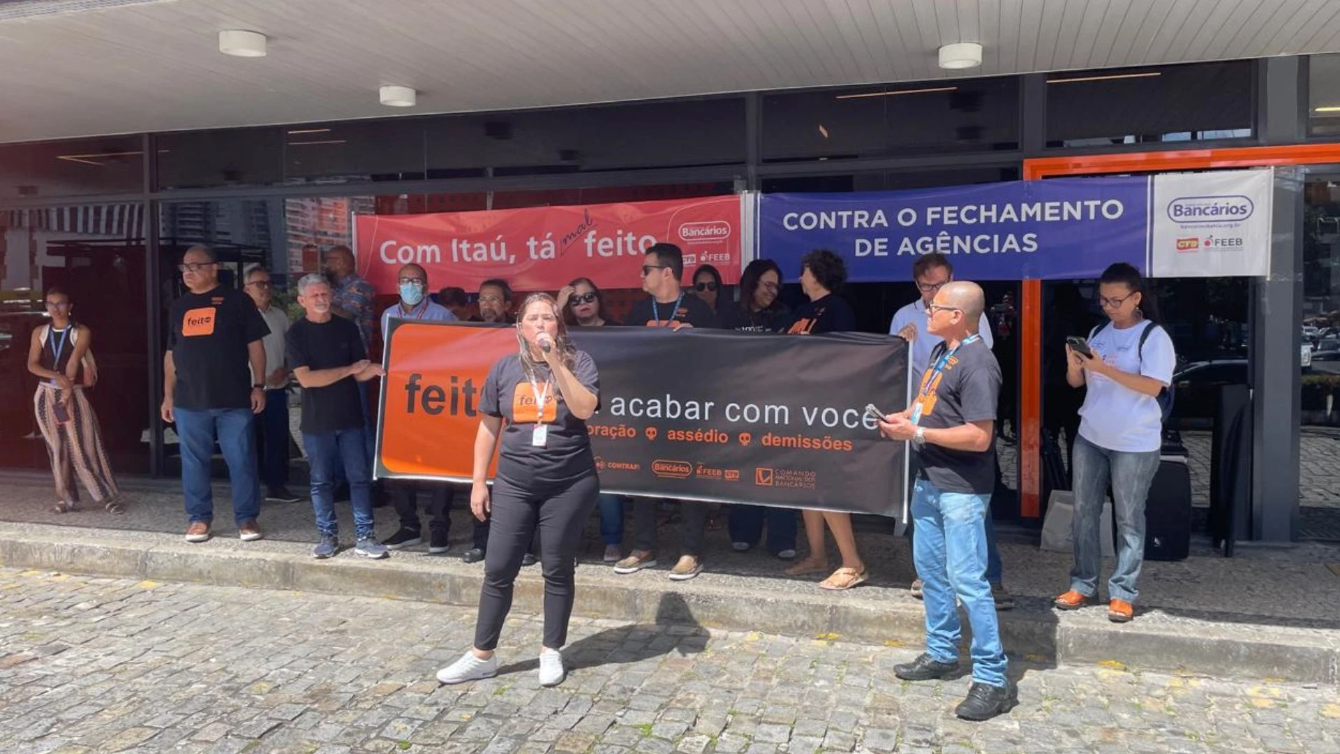Após demissão em massa, Itaú fecha mais uma agência em Salvador