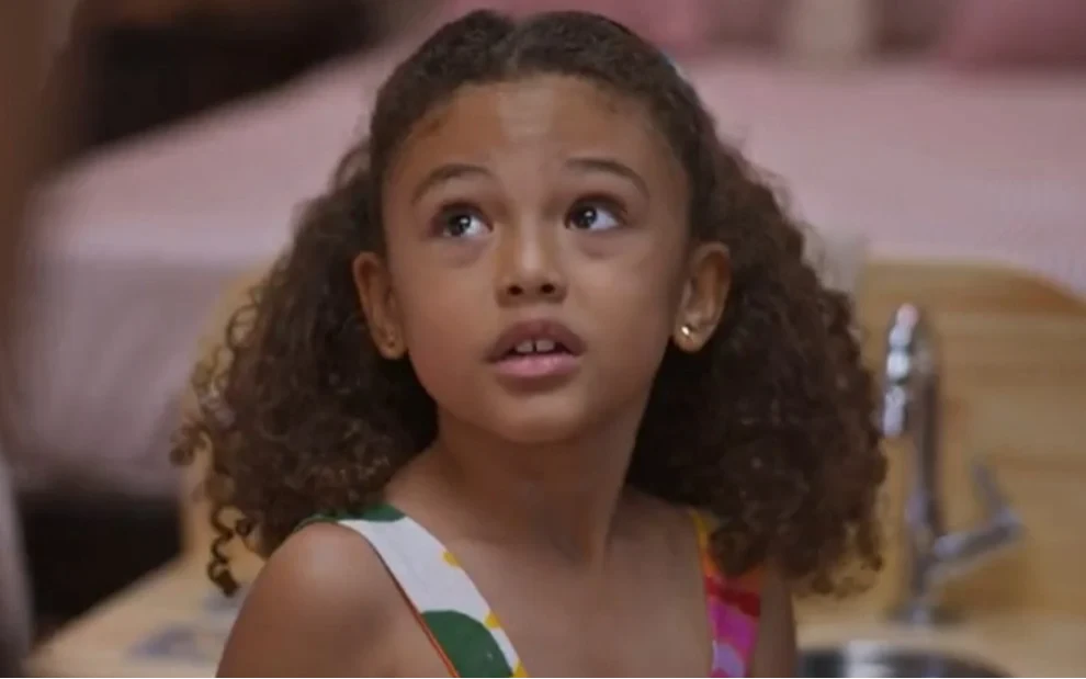 'Dona de Mim': Sofia muda de comportamento e deixa todos alarmados (08)