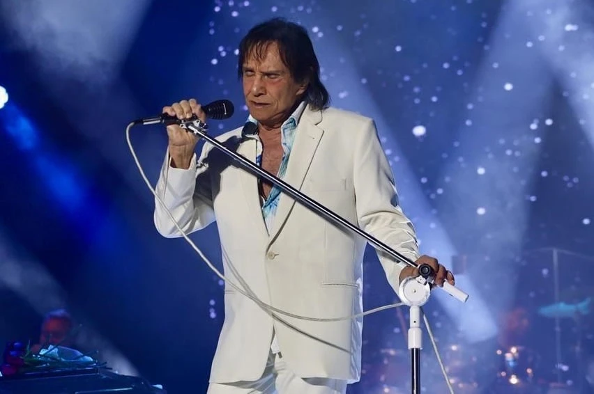 Internado, cantor Roberto Carlos vai precisar passar por cirurgia
