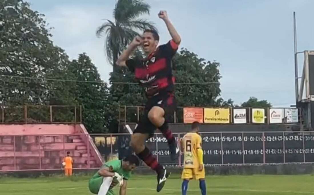 Lembra dele? Aos 49 anos, baiano faz 1° gol após retornar da aposentadoria; veja