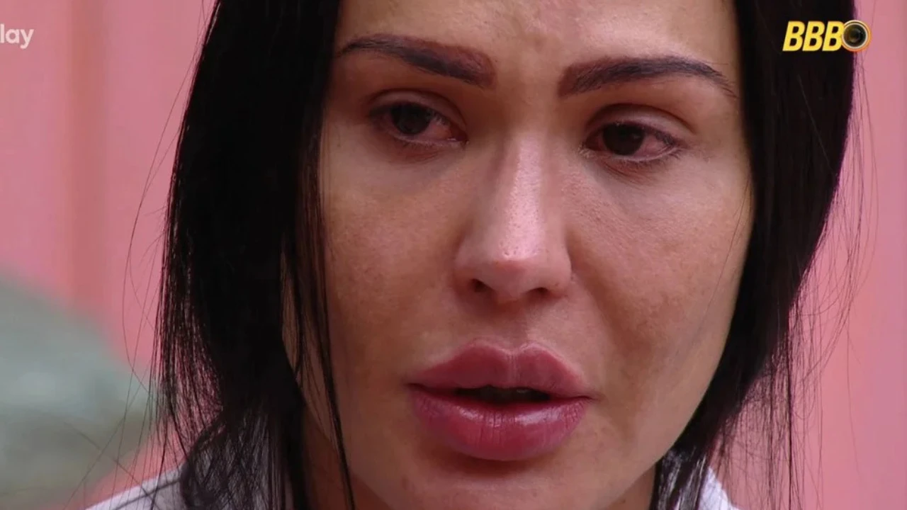 Gracyanne chora no BBB 25 após Diego Hypolito descobrir fofoca: 'Estou triste comigo'