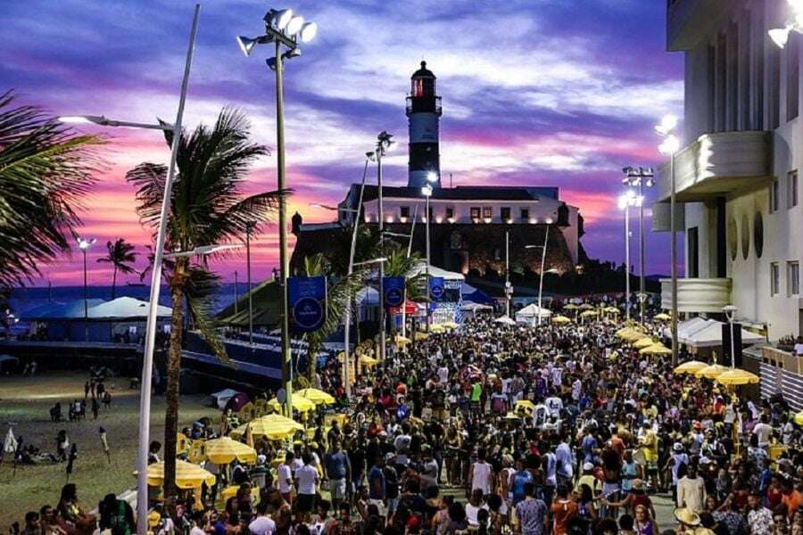 Bahia tem 4 dos 6 destinos mais desejados do Brasil para o Carnaval; Salvador lidera