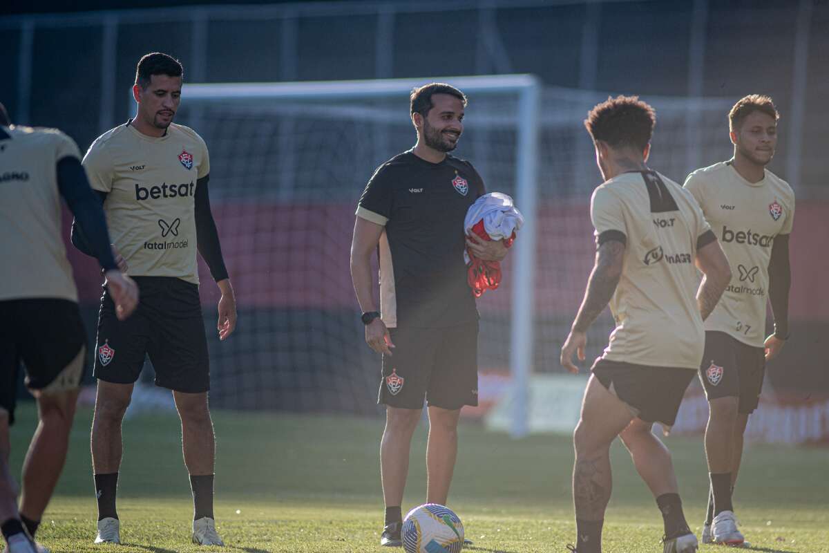 Vitória faz penúltimo treino antes de enfrentar o Fluminense no barradão