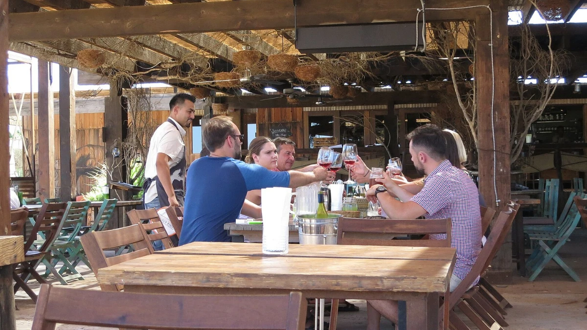 O erro mais comum ao beber álcool que faz muita gente exagerar sem perceber
