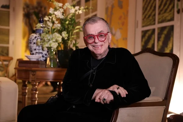 Walcyr Carrasco revive vilão morto e promete virada em nova novela das seis