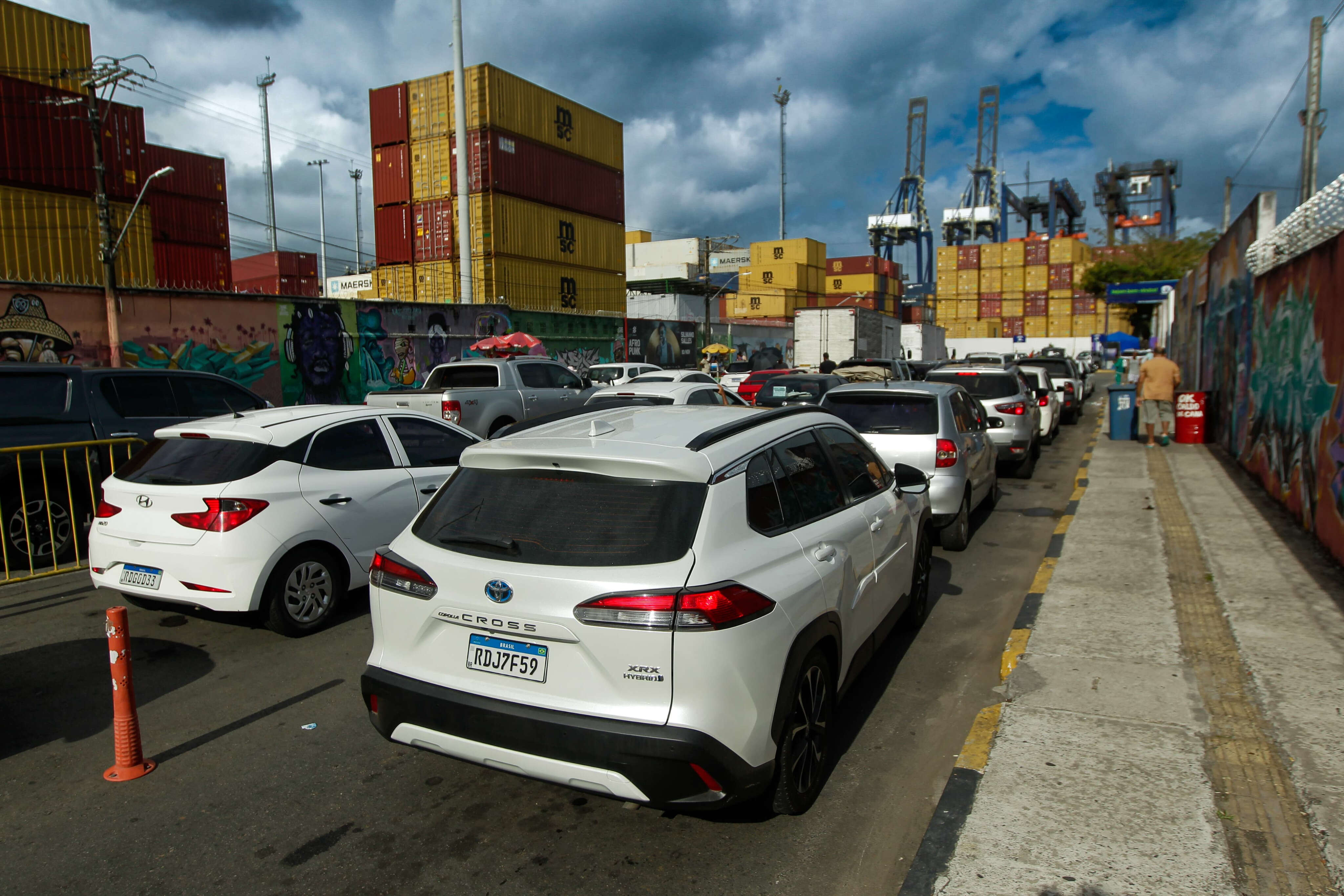 Na véspera do feriado, ferry-boat tem espera de mais de quatro horas em Salvador