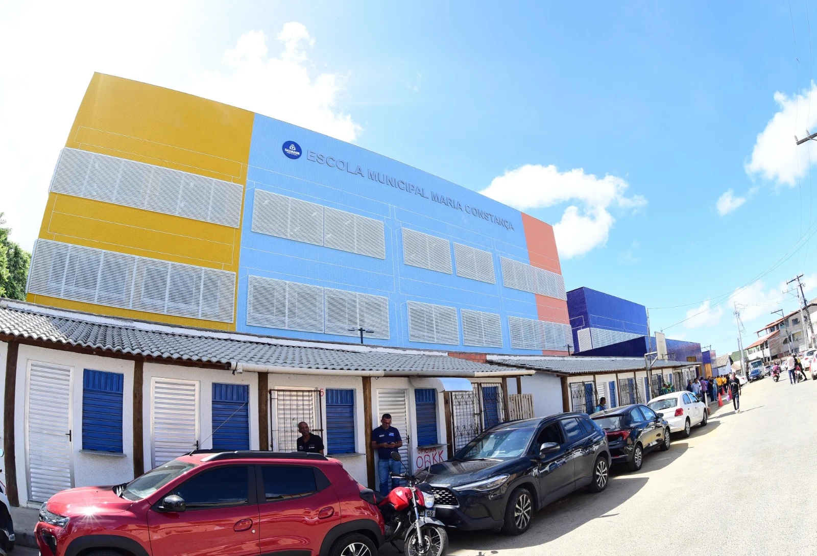 Prefeitura de Salvador entrega escola reconstruída na Mata Escura com ampliação de vagas
