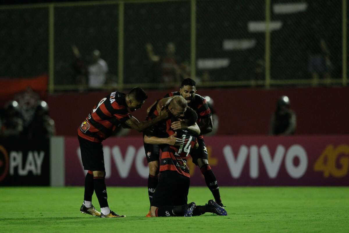 Como foi a última vez que Vitória e Atlético-GO se enfrentaram pelo Brasileirão?