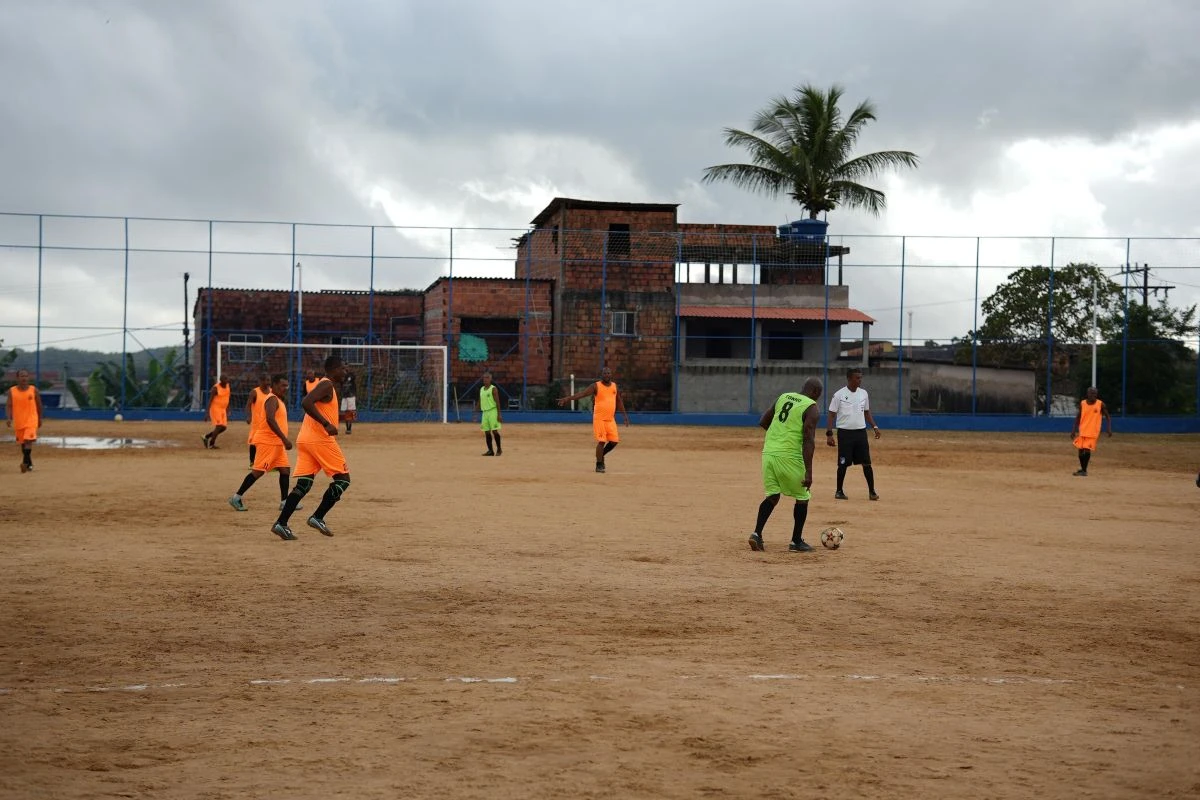 No Dia do Futebol, bairro de Valéria ganha campo requalificado
