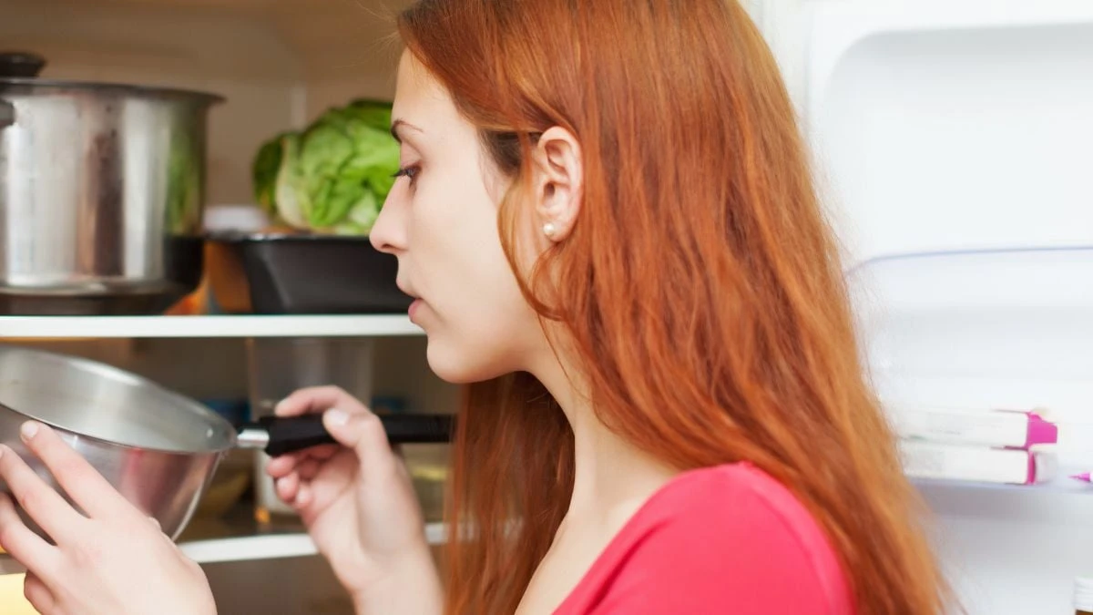 Você coloca panela na geladeira? Saiba como isso faz mal para você
