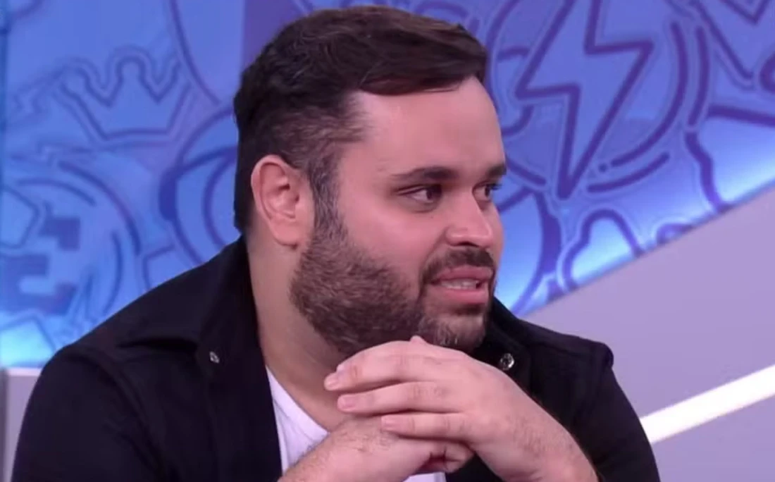 Ex-BBB revela quanto ganha como motorista de aplicativo e dispara: 'Mais que professor'