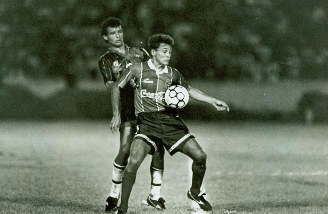 Histórico gol de Raudinei pelo Bahia completa 31 anos; relembre