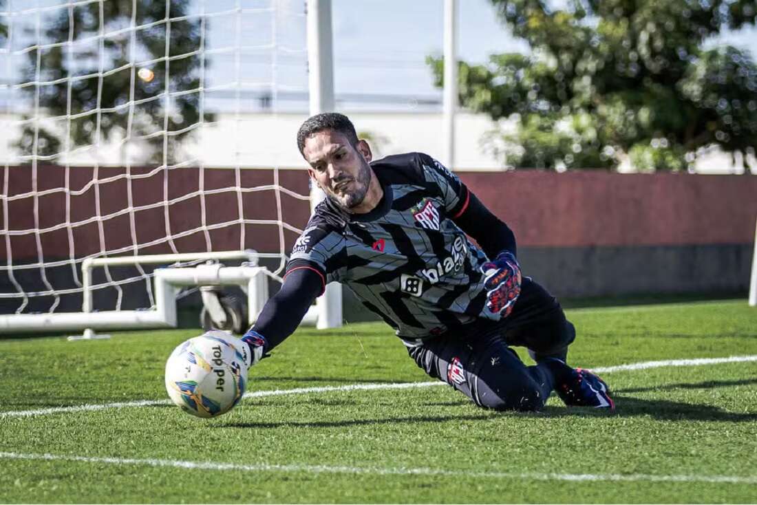 Na reta final da janela de transferências, Bahia encaminha a contratação do goleiro Ronaldo