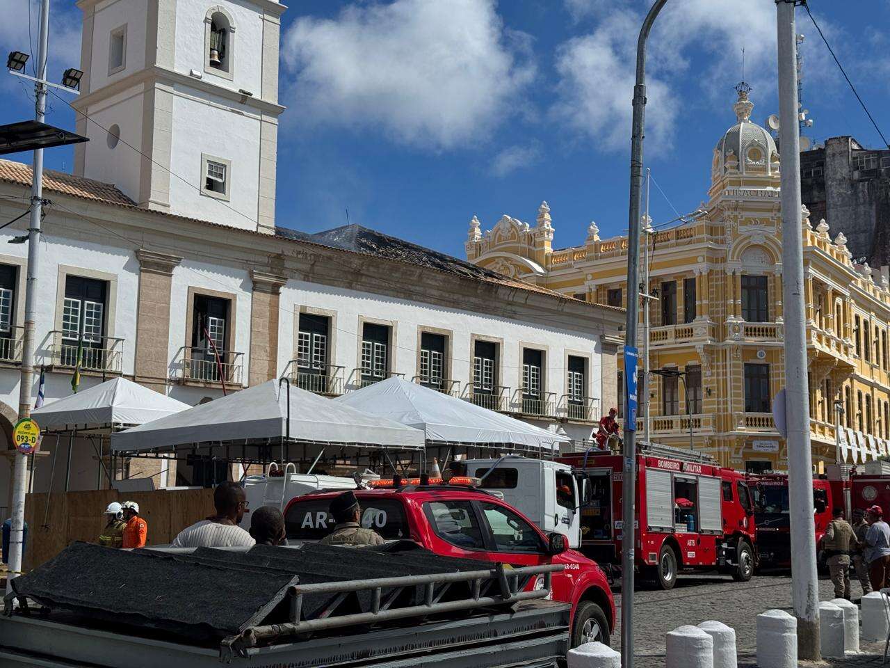 Danos causados por incêndio na Câmara ainda serão avaliados:  'Maioria do prédio está preservada'