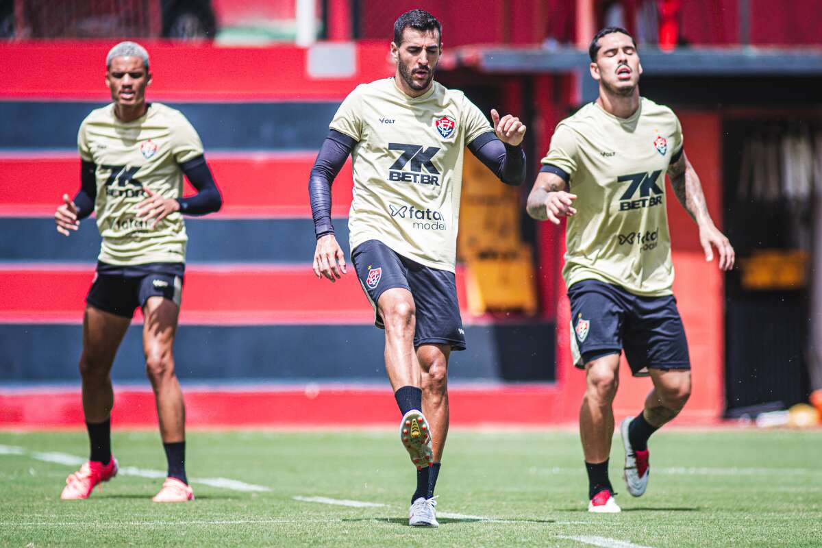 Vitória encara o Atlético, no Carneirão, em busca de vantagem na semifinal do Baiano