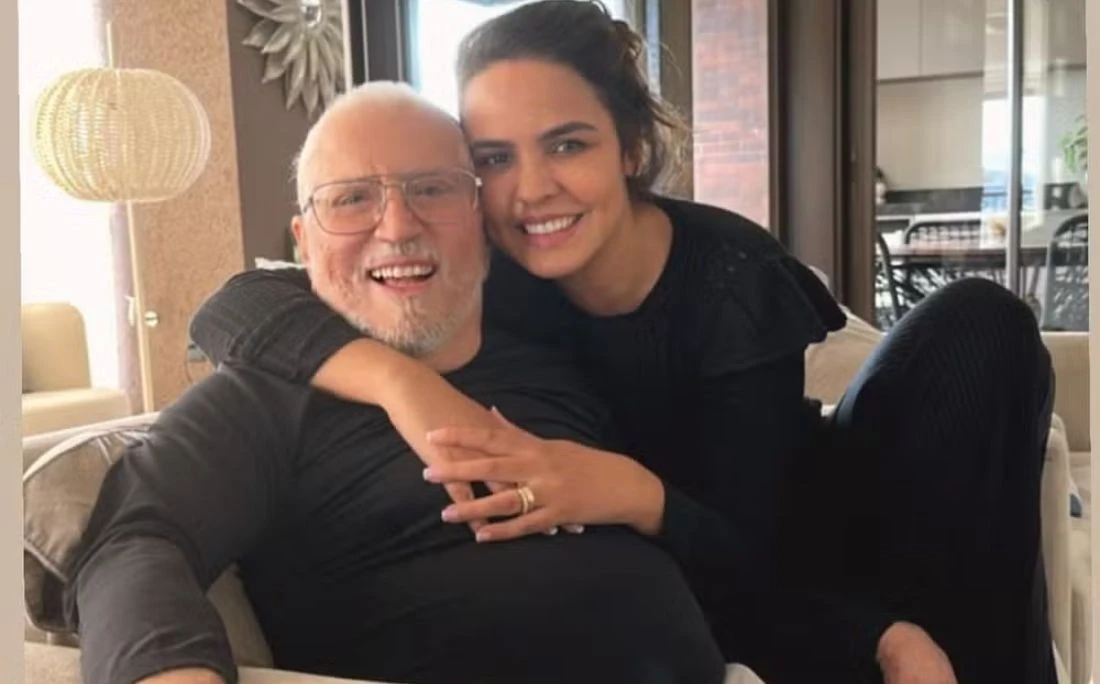 Carlos Alberto de Nóbrega se irrita com piadas por ter esposa 40 anos mais nova: 'Não é minha cuidadora'
