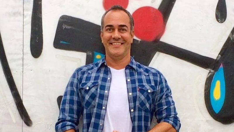 Ator com 40 anos de carreira deixa teatro: ‘Procuro moradia e serviço remunerado’