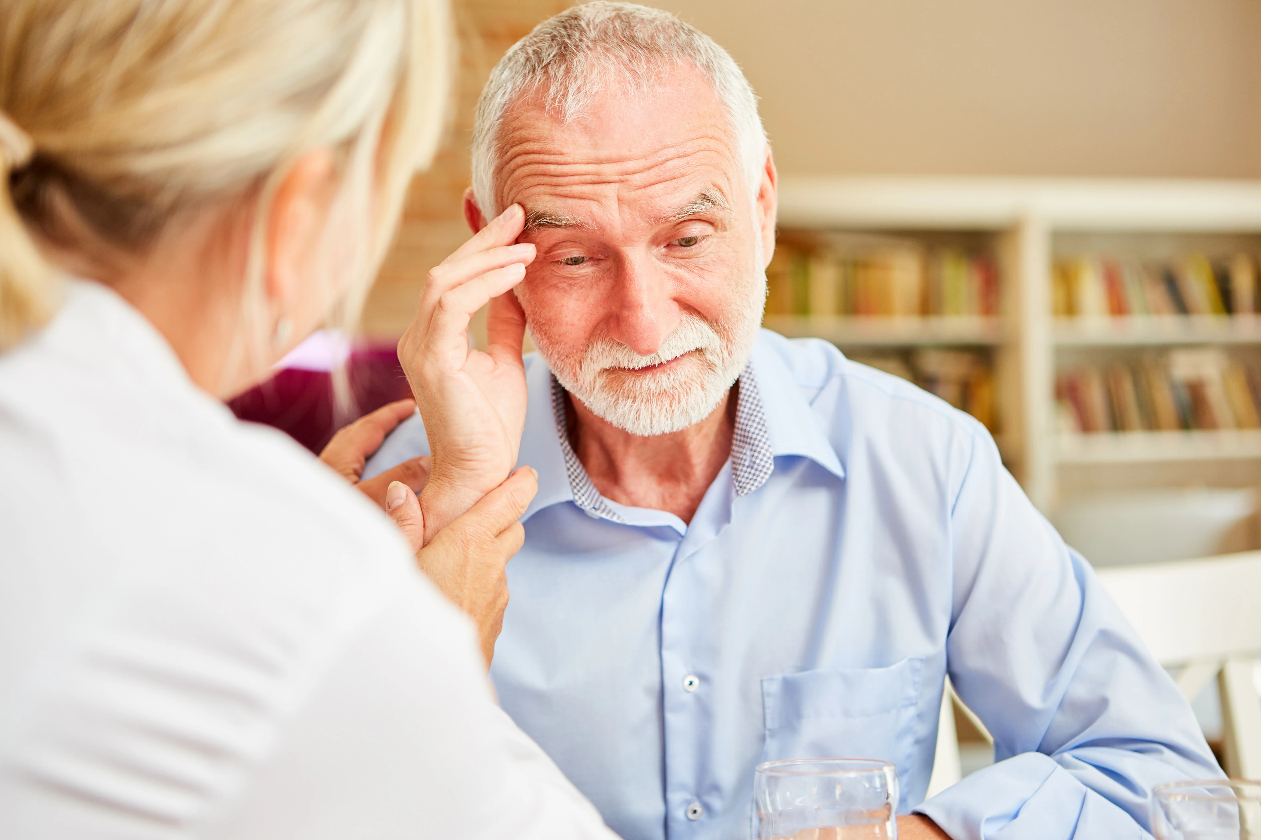 Exame de sangue para identificar Alzheimer avança e pode transformar diagnóstico da doença