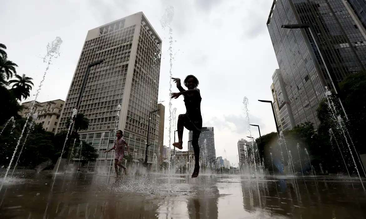 Crianças avaliam que mudanças climáticas afetam mais as periferias