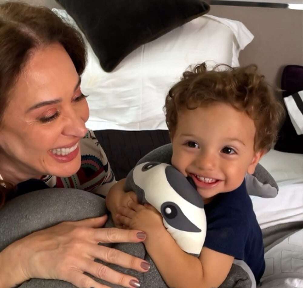 Claudia Raia mostra vídeo do caçula Luca com saudades da irmã, Sophia