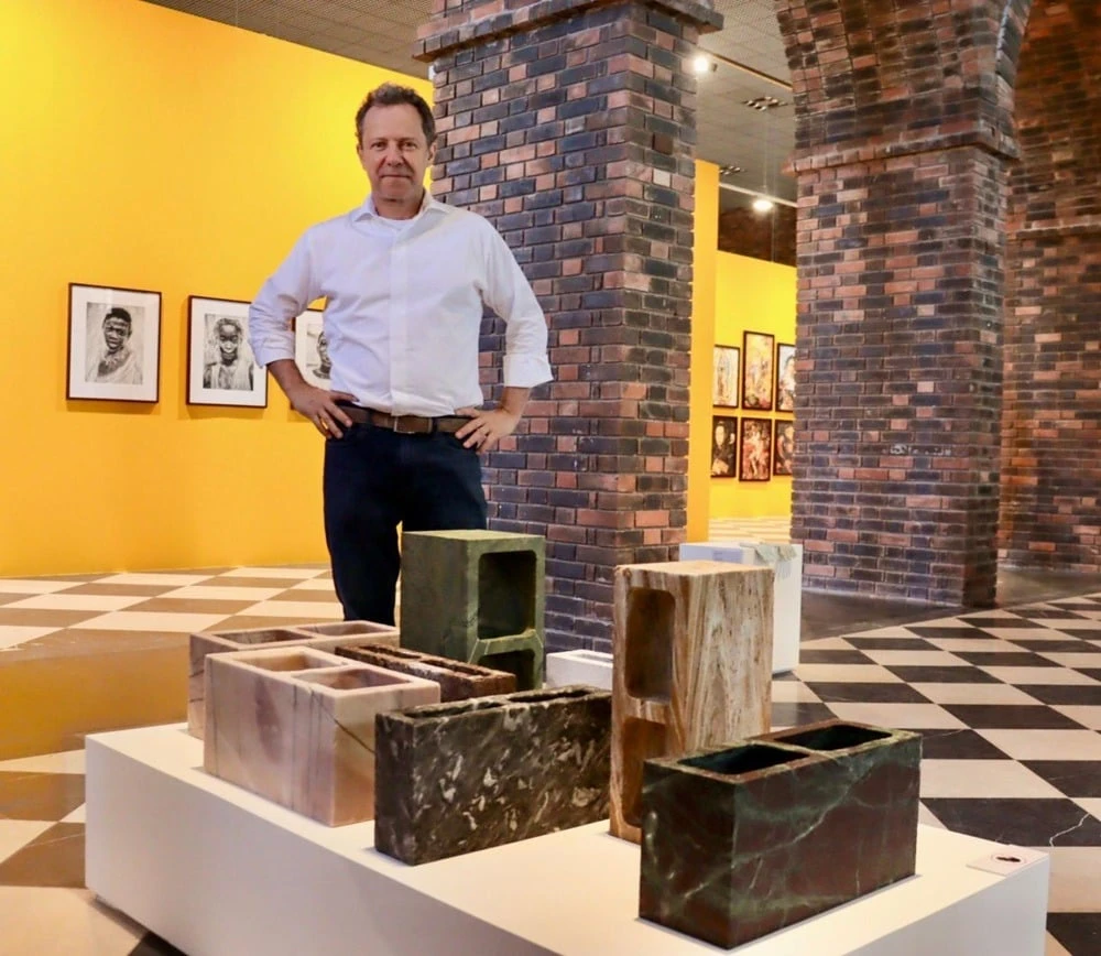 Vik Muniz desembarca em Salvador com maior retrospectiva de sua carreira; mostra será no MAC-Bahia a partir de dezembro
