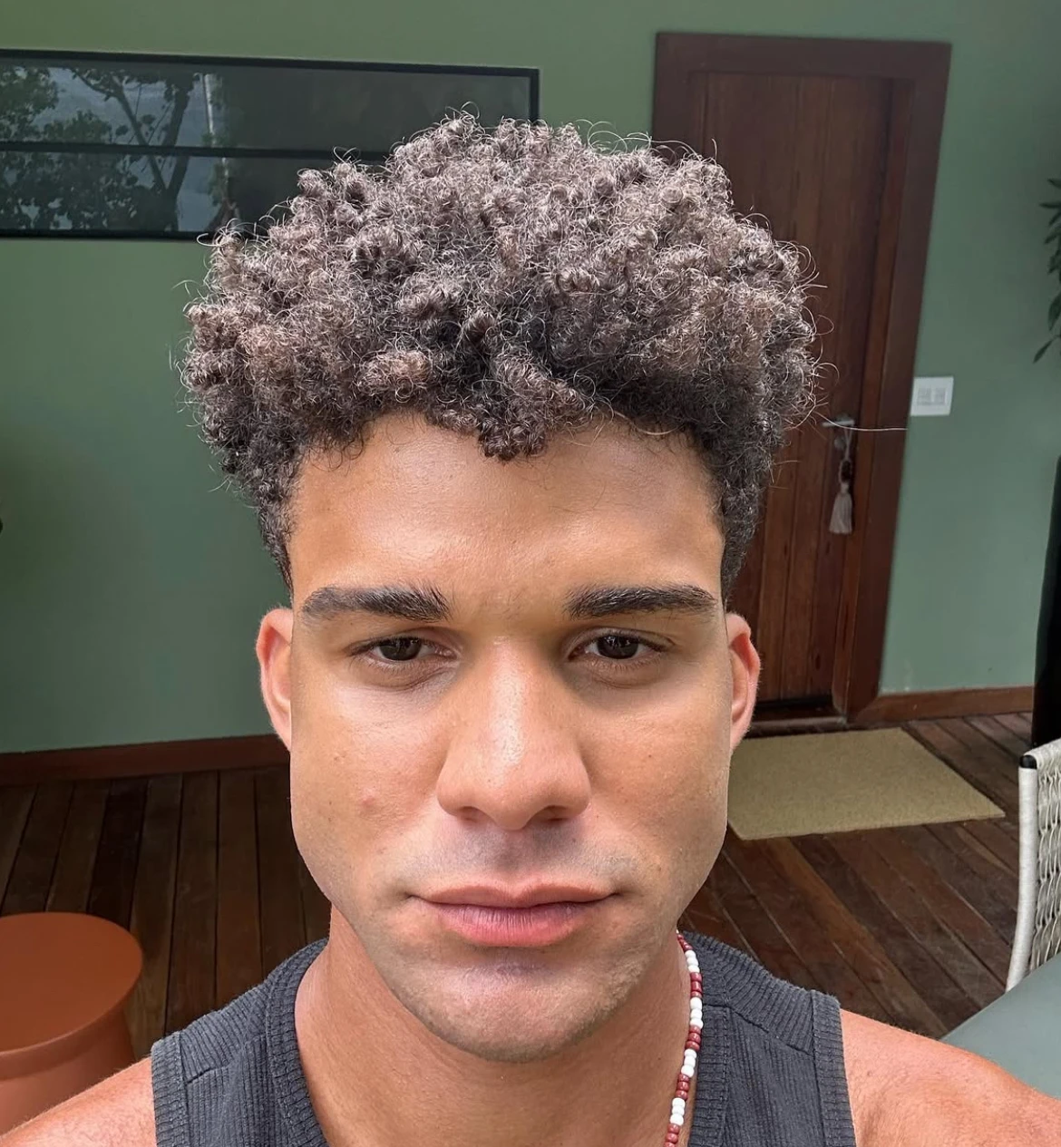 Baiano, Lucas Leto reflete sobre projeção de Vale Tudo e destaca raízes: 'Pernambués me preparou para o mundo'