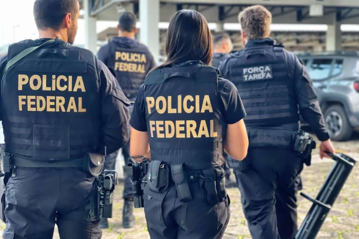 PF cumpre mandados em esquema de desvio de dinheiro de transporte escolar na Bahia