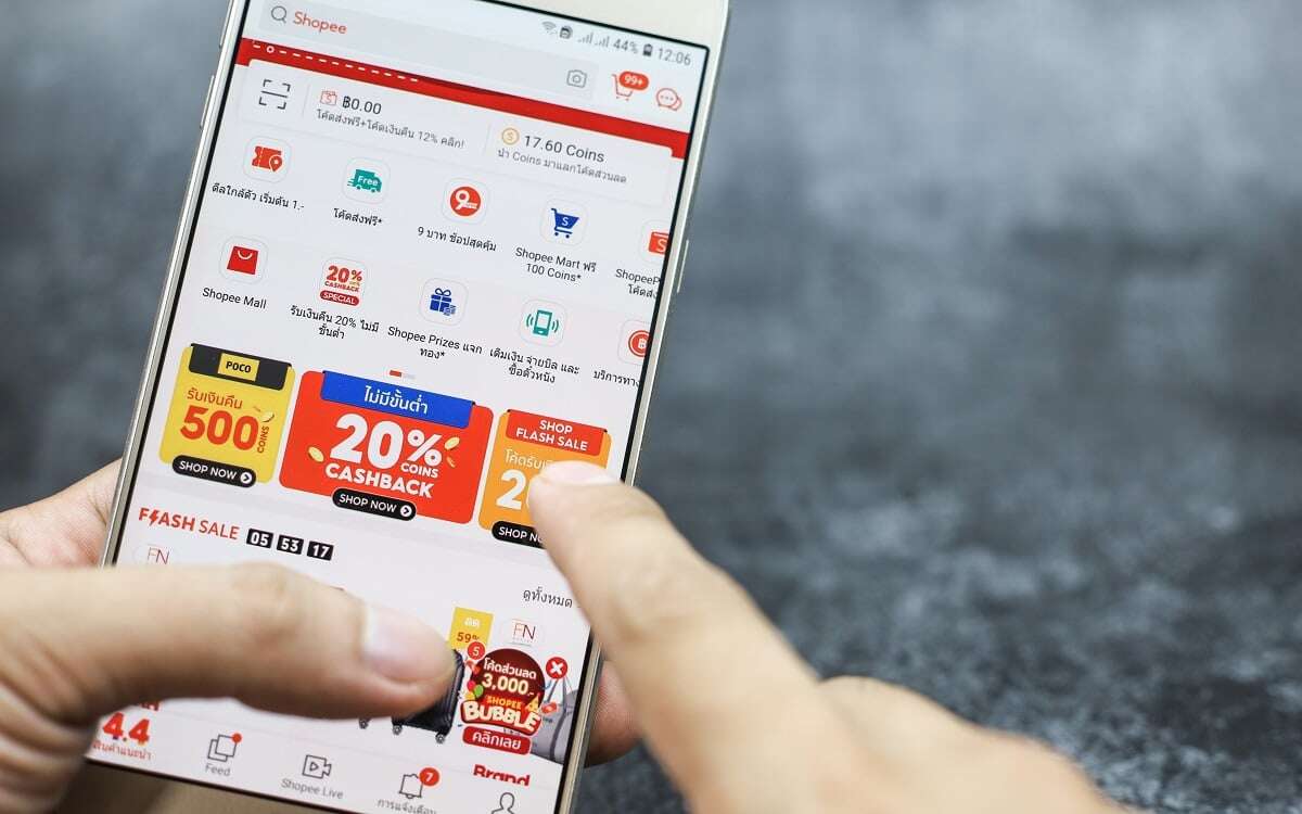 Comprar caderno pela internet garante economia de até 28%