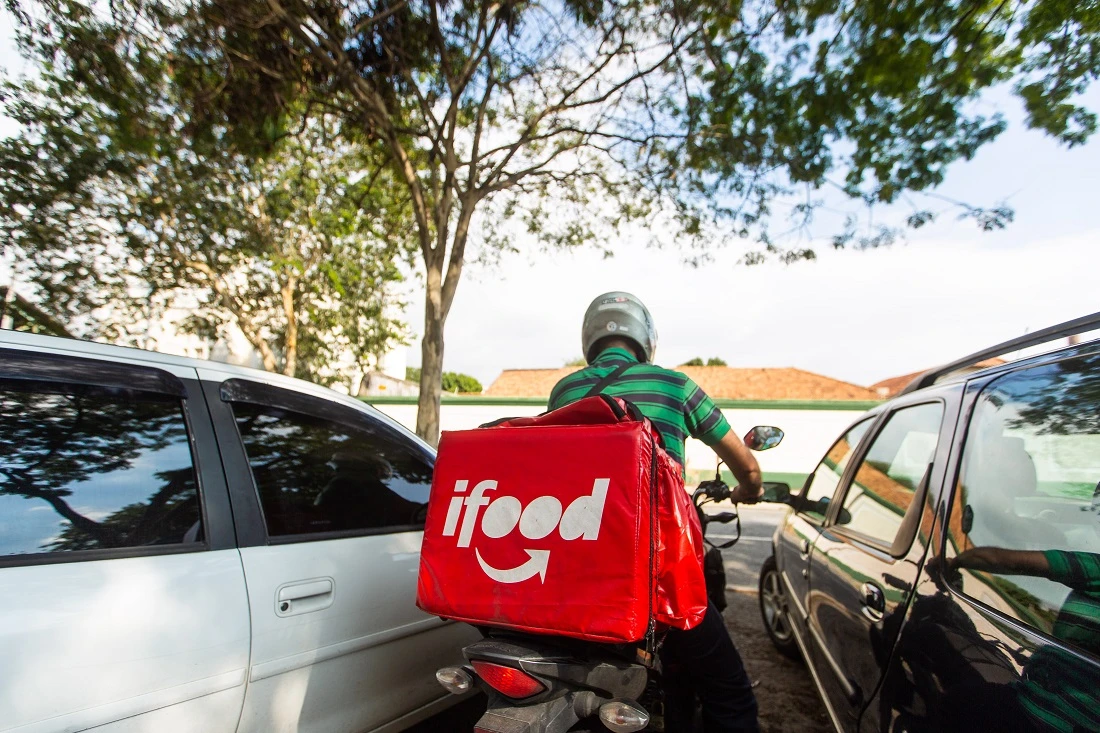 iFood passa a cobrar nova taxa de serviço em todas as entregas do Brasil; veja o que muda