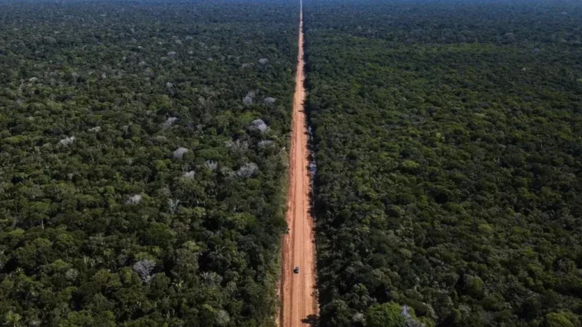 IBGE revela o mapa invisível do transporte que define o preço da comida e da gasolina