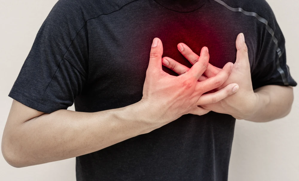 Energético em excesso pode causar AVC? Cardiologista explica