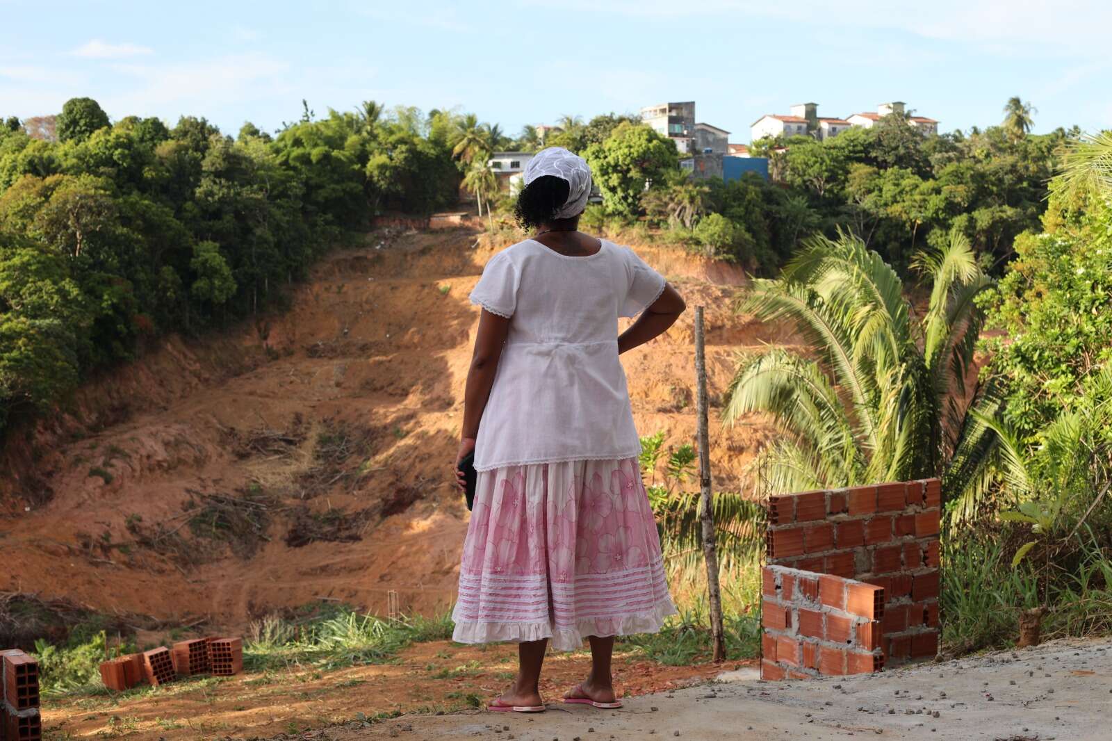 Pelo menos 17 terreiros na Fazenda Grande IV estão com risco de desabamento; entenda