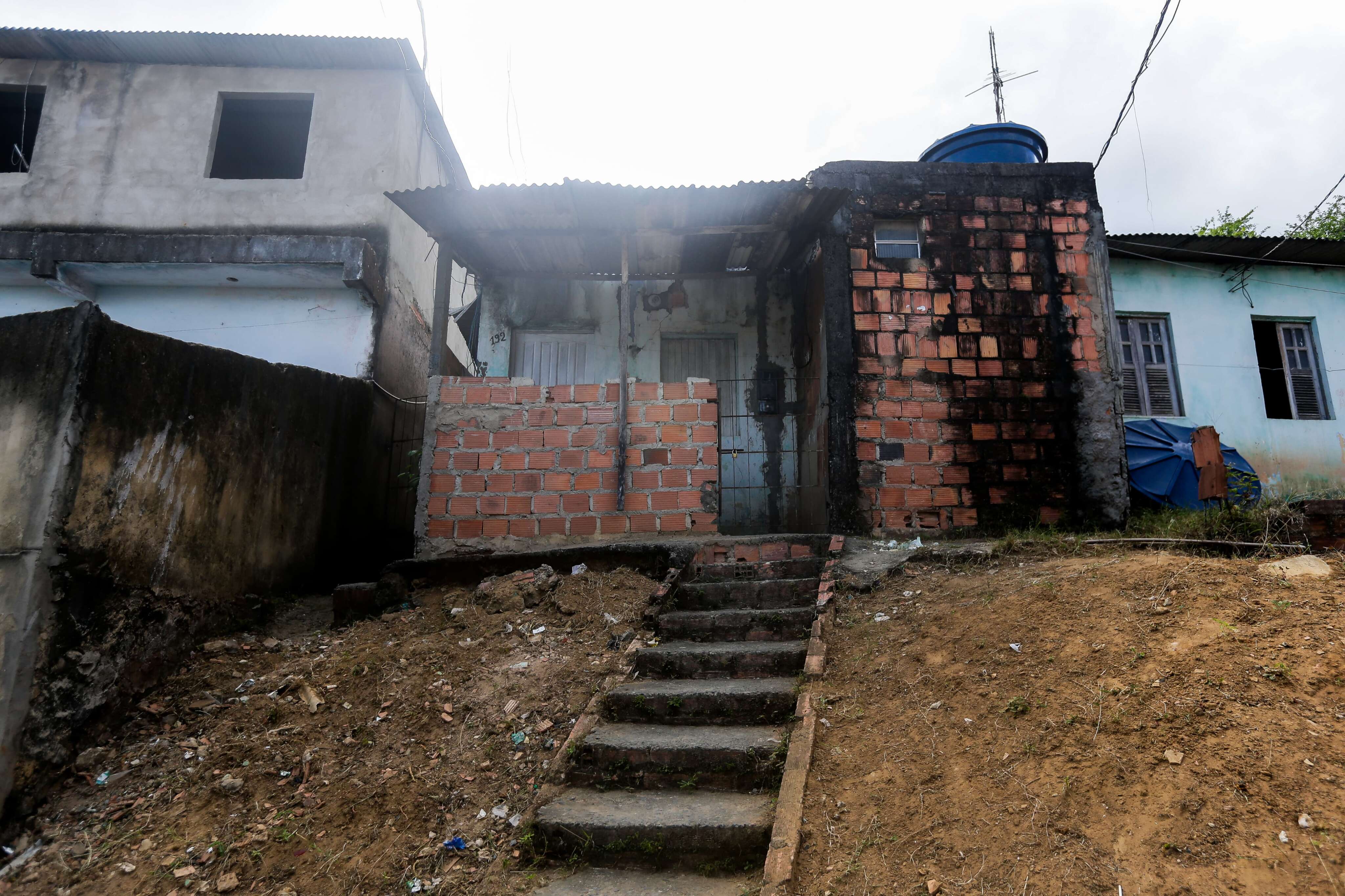 Menina de 6 anos baleada dentro de casa em Salvador mora em área dominada pelo BDM