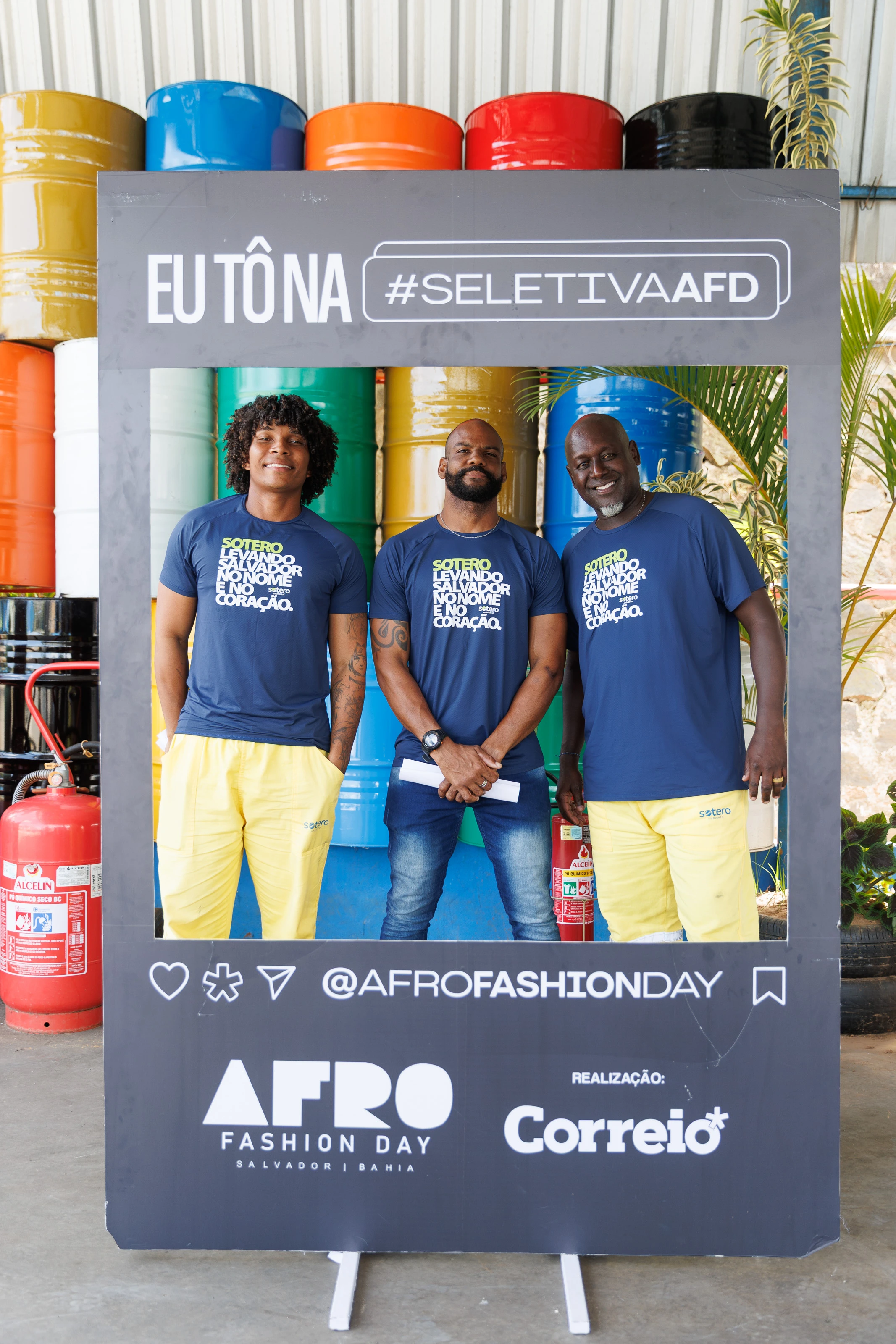 Trabalhadores que cuidam das ruas de Salvador brilham em seletiva do Afro Fashion Day 2025