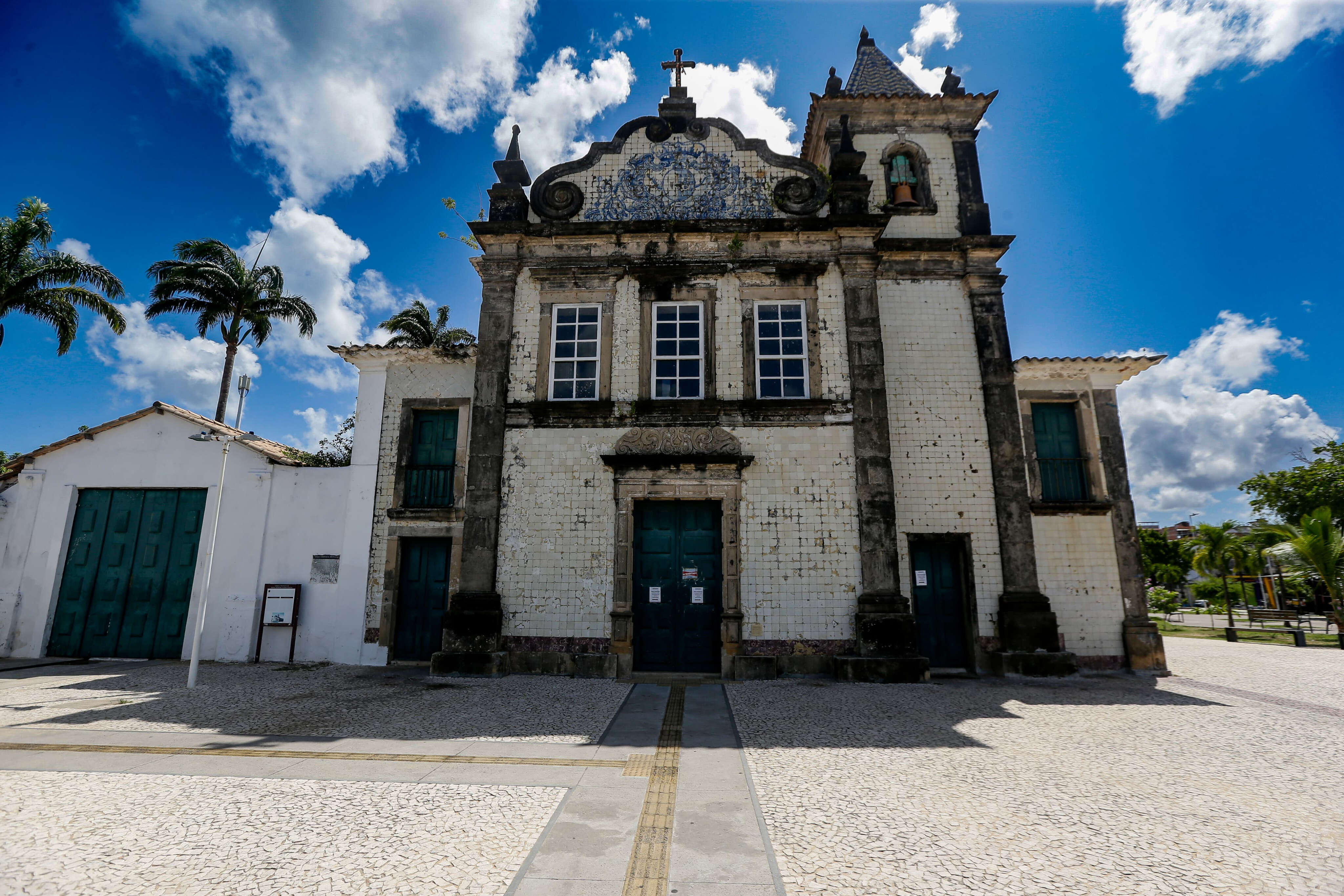 Um mês depois do desabamento na Igreja de São Francisco, oito templos continuam interditados