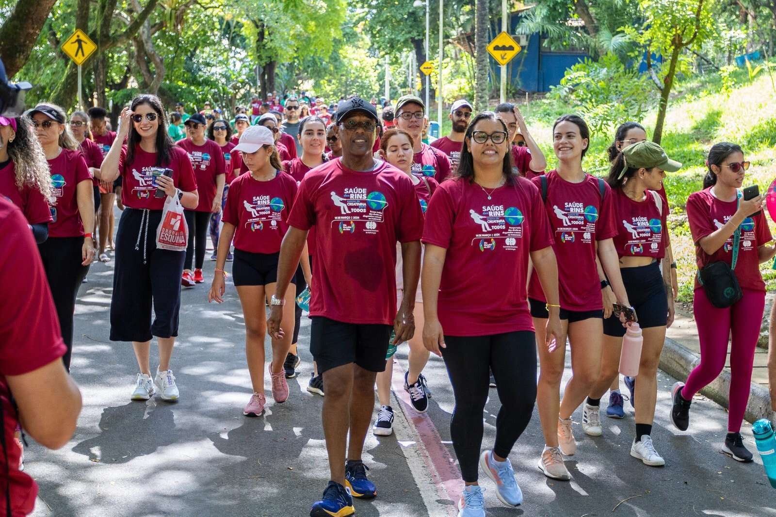 Campanha pelo Dia Mundial do Rim ilumina Elevador Lacerda e oferece exames gratuitos