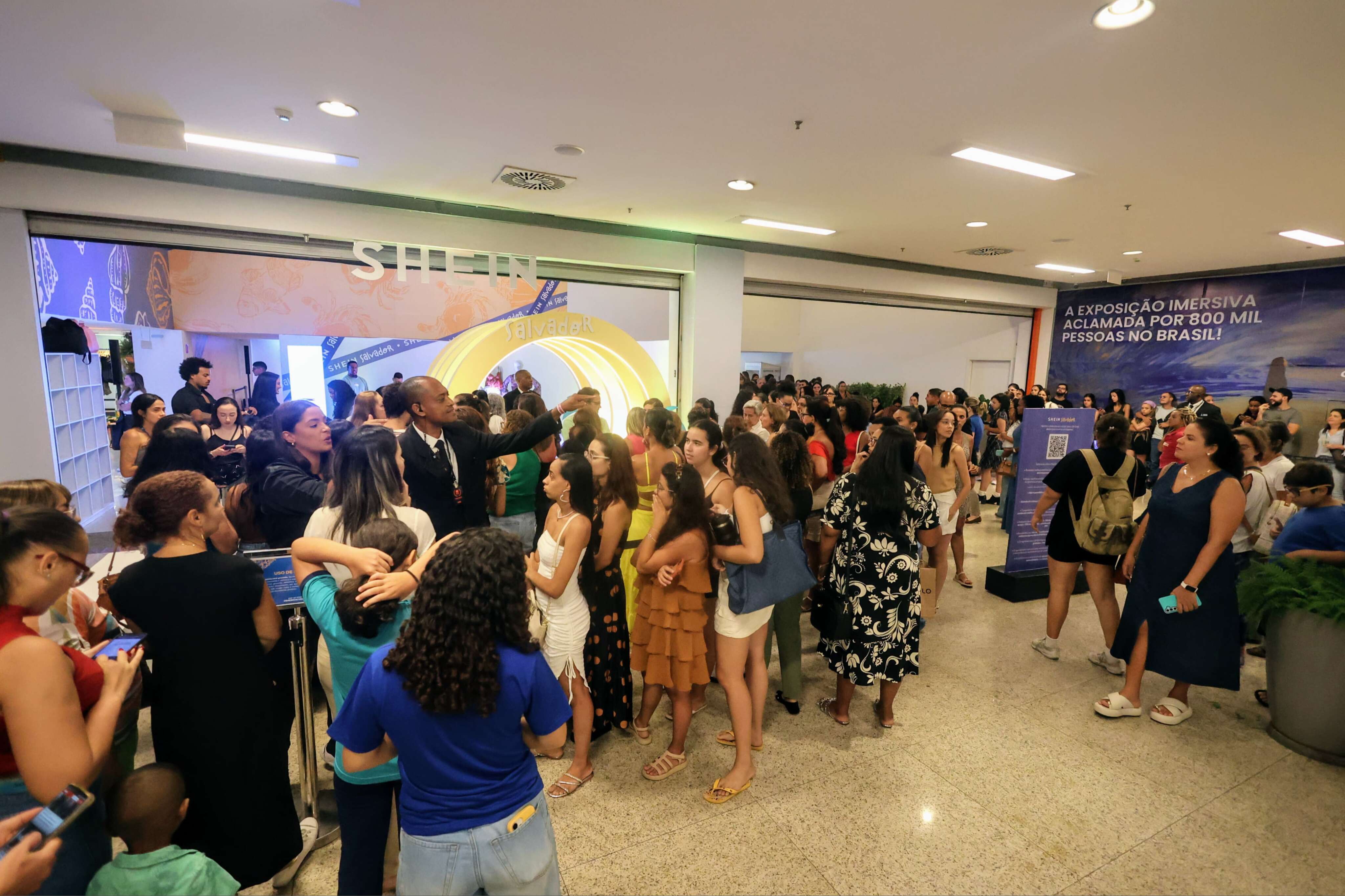 Loja pop-up da Shein em Salvador abre com fila de espera de quase uma hora