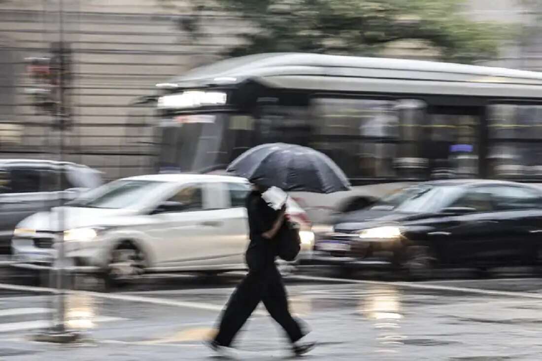 Chuva em São Paulo causa morte, queda de dezenas de árvores e deixa 176 mil pessoas sem luz