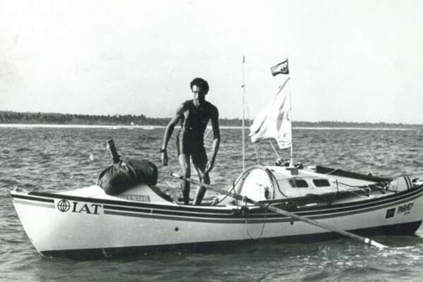 Amyr Klink: viagem do navegador que atravessou o Atlântico a remo até a Bahia faz 40 anos