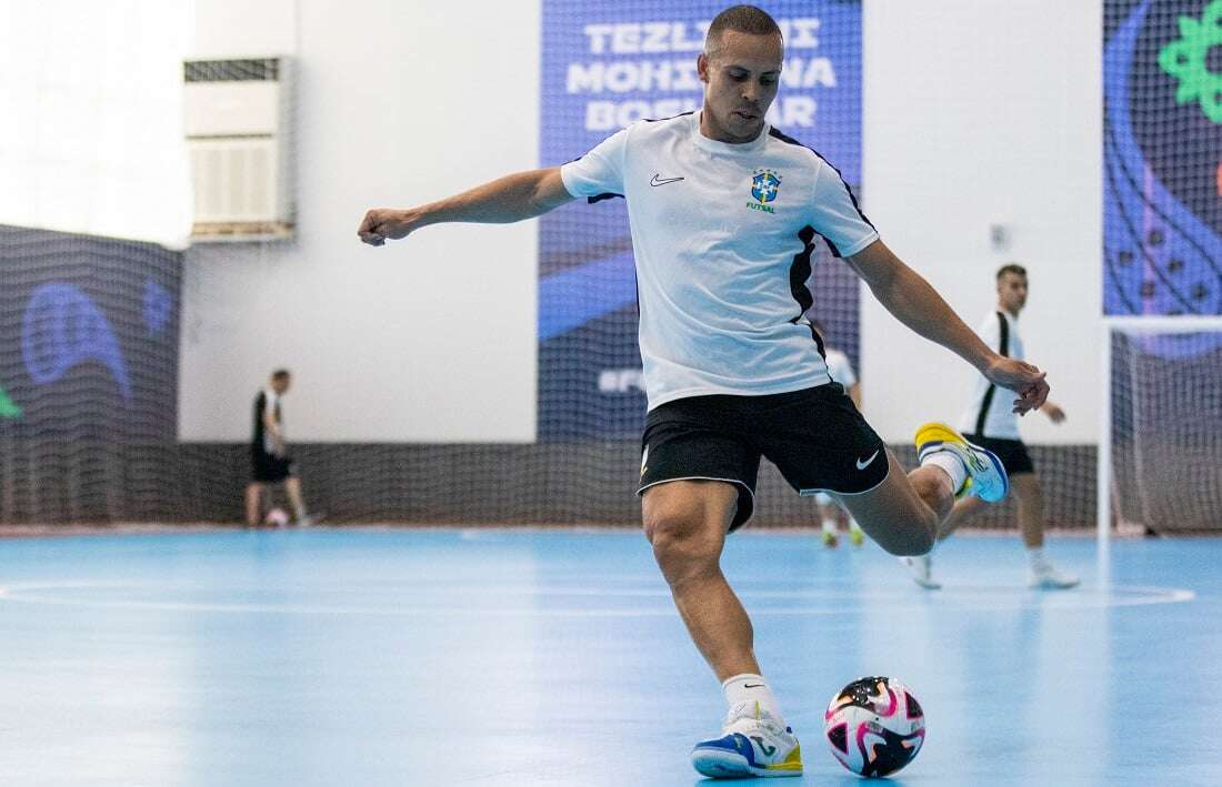 Ferrão se recupera e comemora volta à quadra na Copa do Mundo de futsal: 'Entrar no clima'