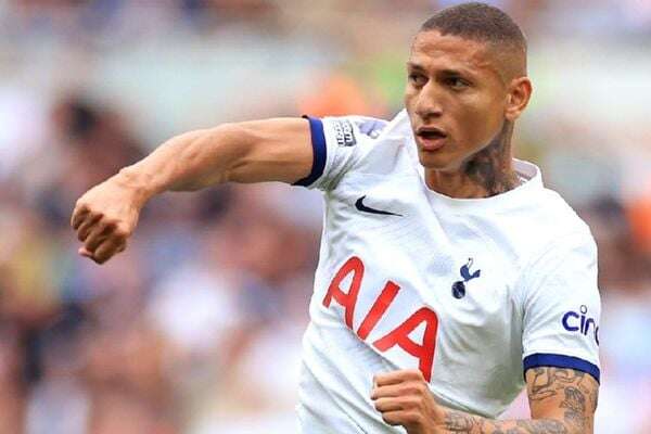 Richarlison sofre lesão no tendão da coxa e não tem previsão de retorno ao Tottenham