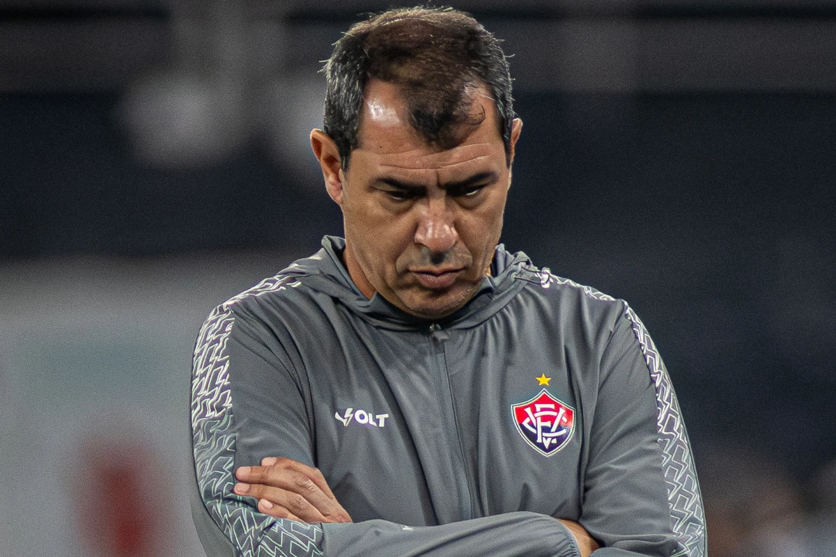 Carille valoriza ponto contra Botafogo, mas desaprova desempenho do time: 'Não agradou'
