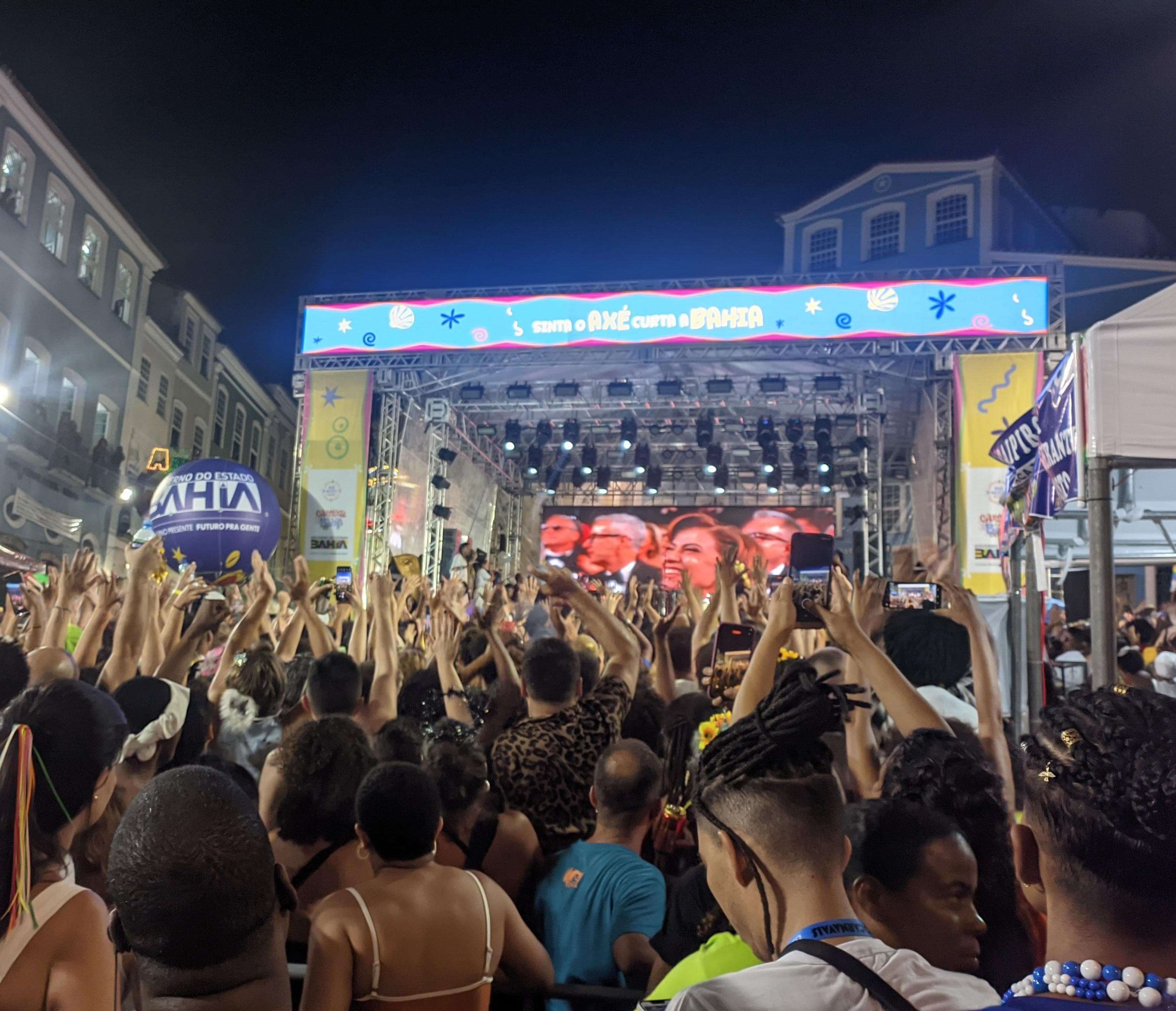 'É nosso, é nosso', vibram foliões no Pelourinho sobre vitória de Ainda Estou Aqui