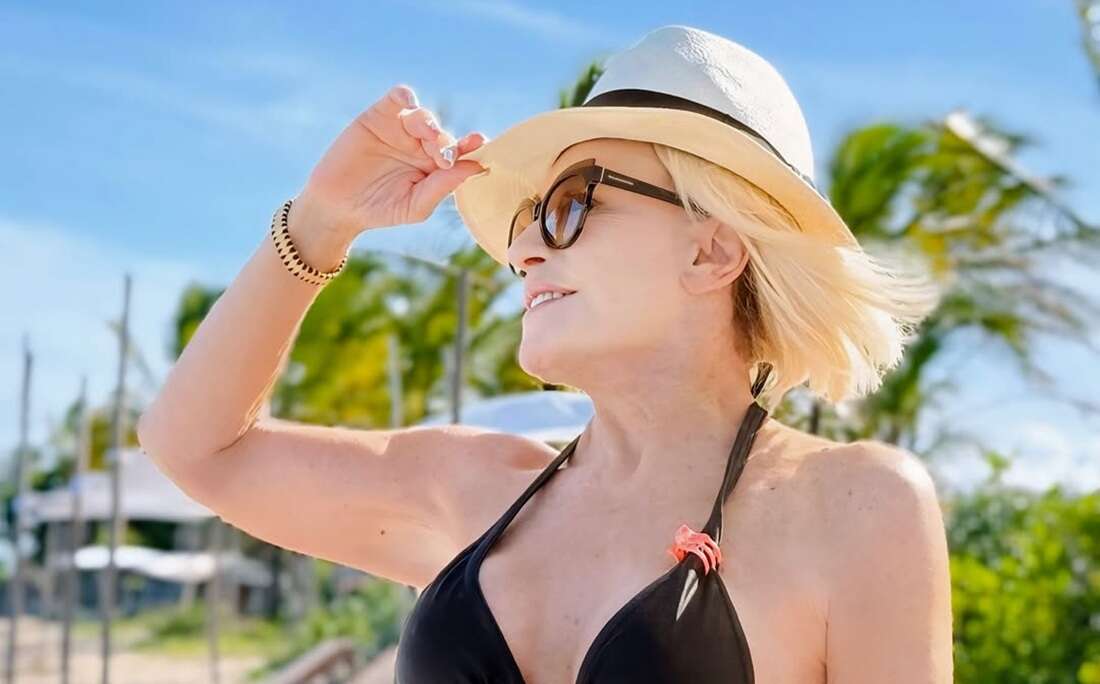 Ana Maria Braga passa o Carnaval na Bahia e posta foto de biquíni: 'Paraíso'