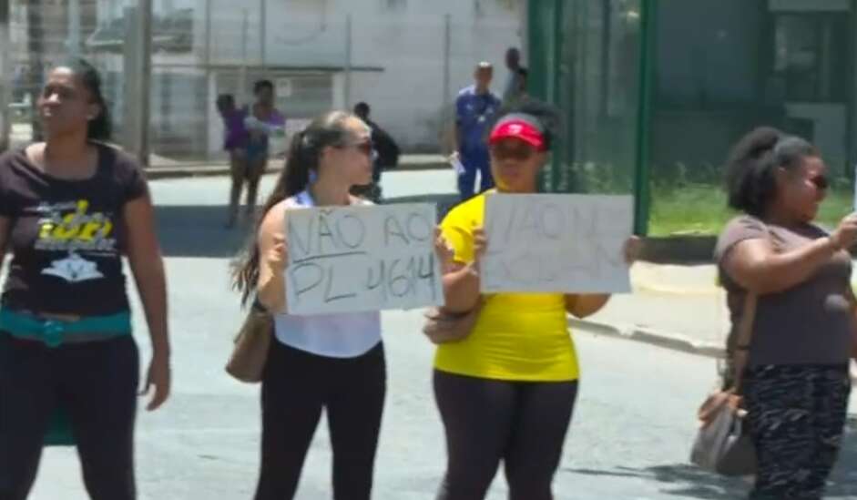 Protesto congestiona trânsito nos arredores da Rodoviária de Salvador