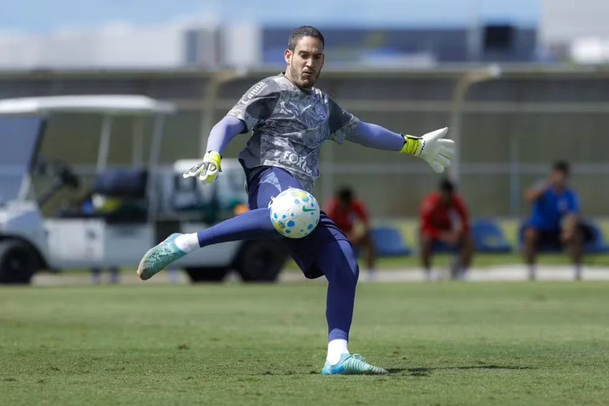 Com indefinição no gol, Ronaldo volta a treinar normalmente pelo Bahia